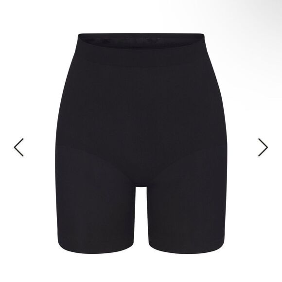 SKIMS NWT mid thigh shorts size XXS in the color onyx - Picture 1 of 6